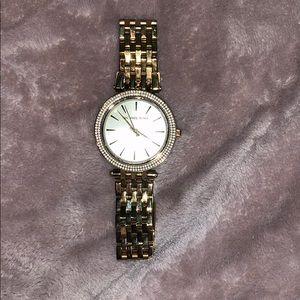 MICHAEL KORS GOLD WATCH